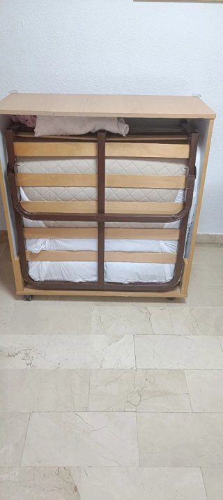 Cama abatible con colchón