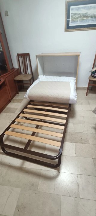 Cama abatible con colchón