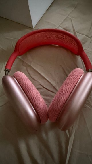 AirPods Max Rojos con Smart Case