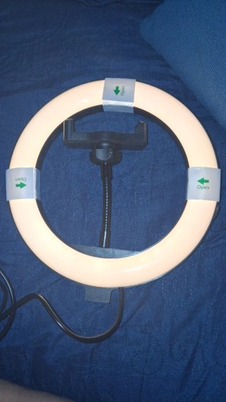 Anello LED con supporto telefono