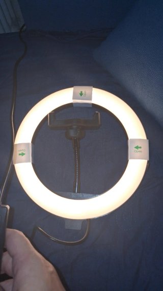 Anello LED con supporto telefono