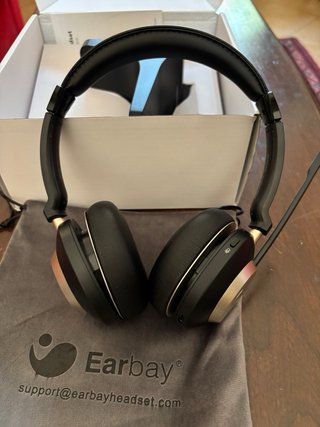 Cuffie Wireless Earbay con Base Carica