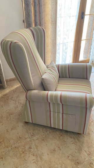 Sillón de tela a rayas