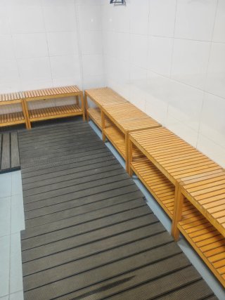 Bancos de madera para vestuario