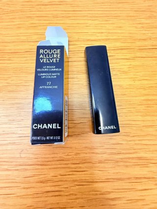 Chanel Rouge Allure Velvet tono 77 Affranchie