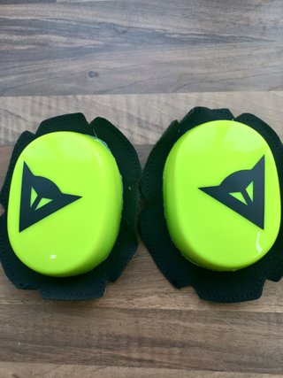 Deslizaderas Dainese para mono de cuero