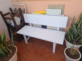 Banco de madera blanco