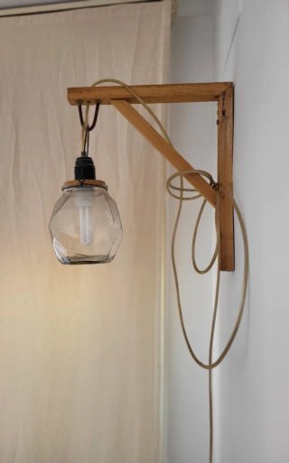 Lámpara de pared artesanal madera y cristal