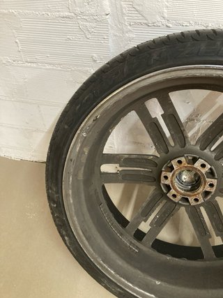 Set de 4 ruedas completas Cadillac — Giovanna 26”