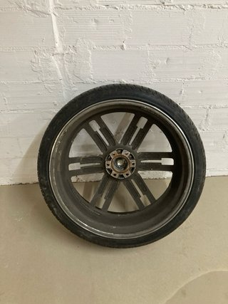 Set de 4 ruedas completas Cadillac — Giovanna 26”