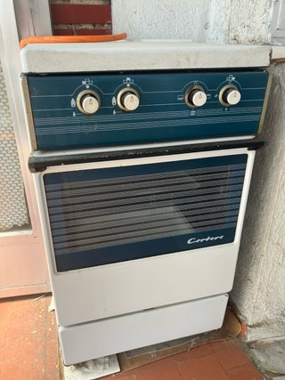 Cocina de gas con horno , se regala el sabado 27