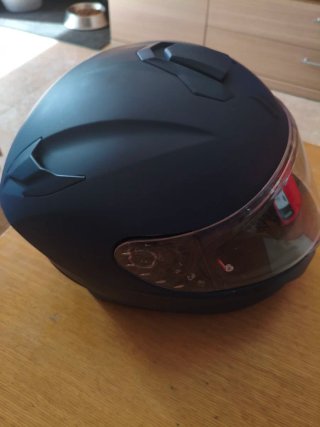 Casco de moto MT negro