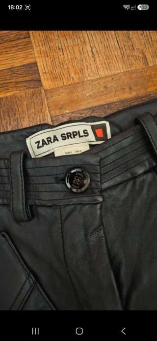 Falda Zara Mini Cuero y Tela Negra