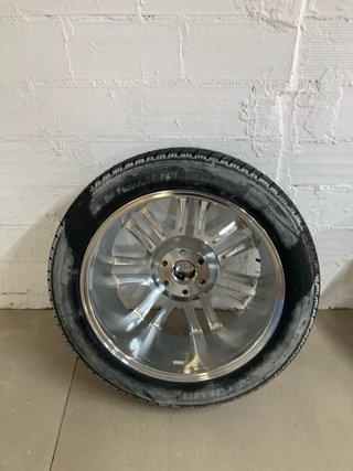 Rueda Cadillac 22 Cromada Michelin 285