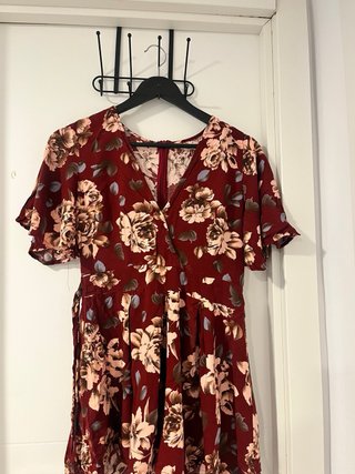 Vestido floral rojo talla M