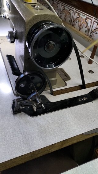 Máquina de coser industrial Brother DB2-8736-3