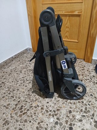 Carro Twistshake negro