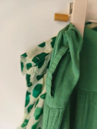 Falda larga verde con encaje