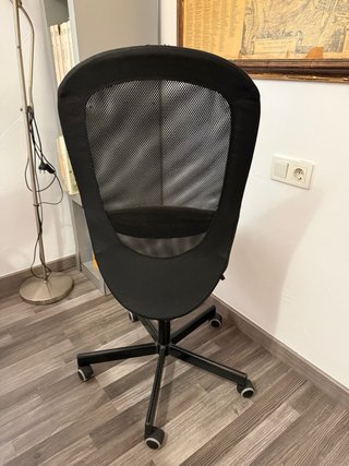 Silla de oficina giratoria con ruedas