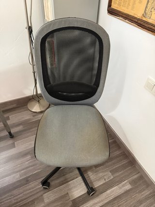 Silla de oficina giratoria con ruedas
