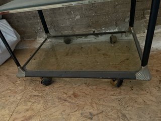 Mesa auxiliar Art Déco cristal y metal