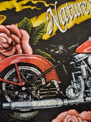 Camiseta Vintage 3D Emblem Motera Flores
