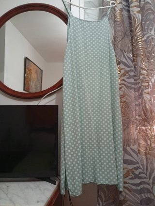 Vestido de tirantes verde con lunares