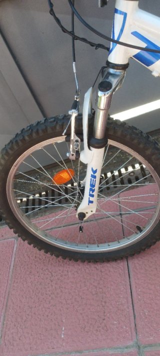 Bicicleta de montaña 20 pulgadas y 6 velocidades.