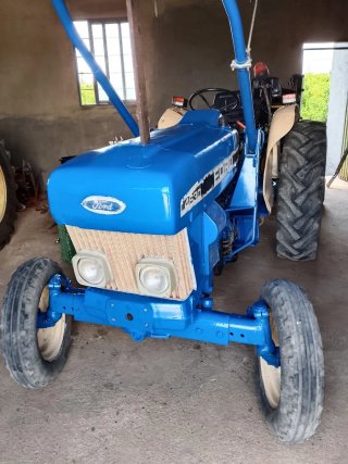 Tractor Ford New Holland 4630