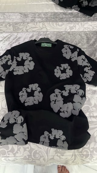 Conjunto de camiseta y pantalón