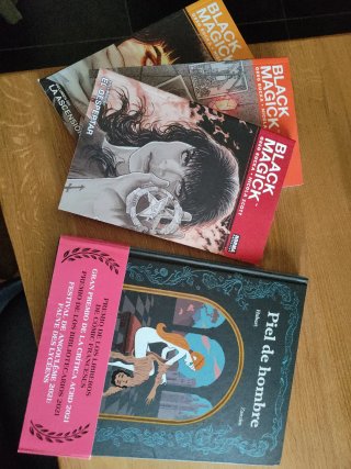 3 volúmenes de Black Magick y Piel de hombre