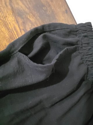 Bermuda de lino negra