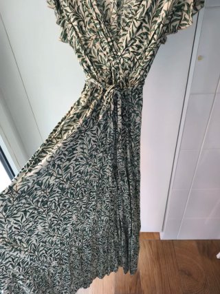 Vestido largo estampado hojas
