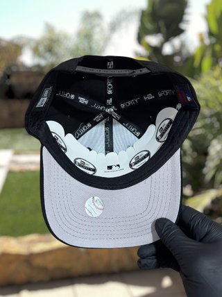 Gorra New Era LA Bordada Negra Ajustable