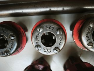 Fileras Super Ego para roscar tuberías