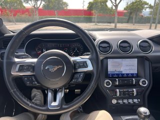 Ford Mustang Fastback GT 5.0 450cv manual V8