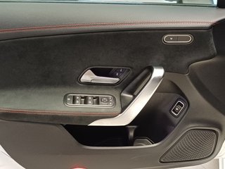 Mercedes-Benz Clase CLA 200 COUPE-2025