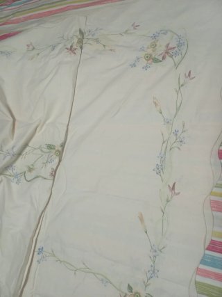 Mantel bordado floral para mesas grandes