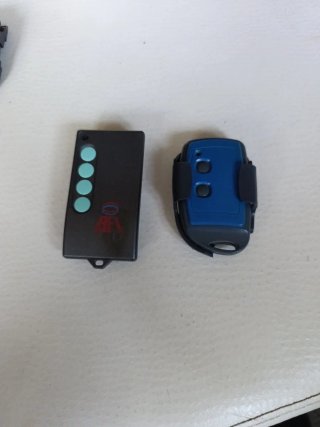 Dos mandos garaje BFT.