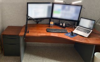 Mesa Despacho y Cajonera Madera y Plástico