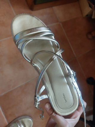 Sandalias doradas Lefties plataforma