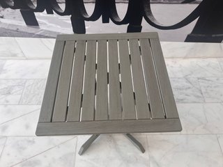 Mesa exterior terraza 65x65 gris como nueva