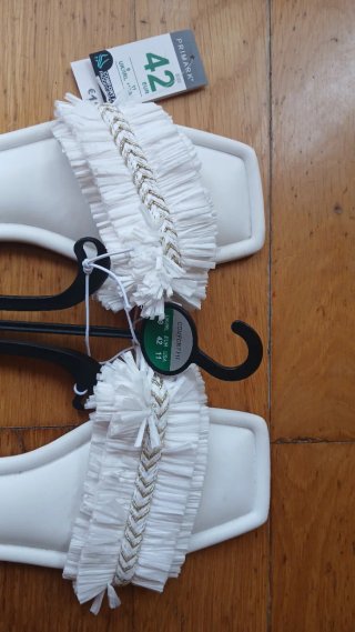 Chanclas Primark Talla 42 Blancas con Flecos