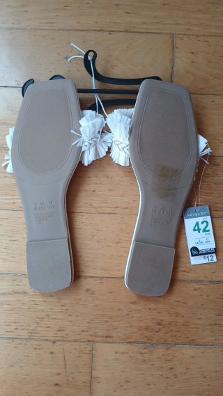 Chanclas Primark Talla 42 Blancas con Flecos