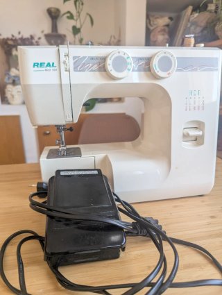Máquina de coser REAL Mod. 504