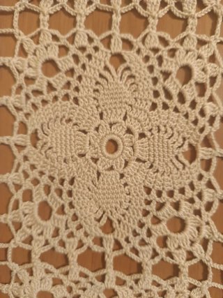 Centro uncinetto beige cotone