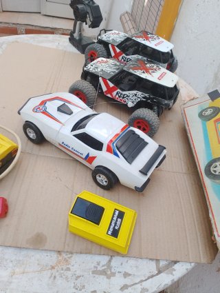 Lote 4 coches radiocontrol (falta mando)