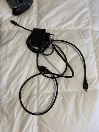 Nintendo Switch Gris + Accesorios + 2 Juegos