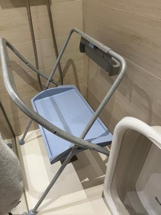 Parque infantil y trona IKEA mas bañera con patas