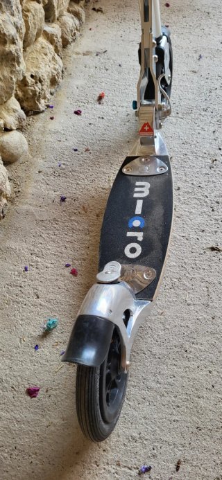 Patinete Micro Negro 2 Ruedas 200mm